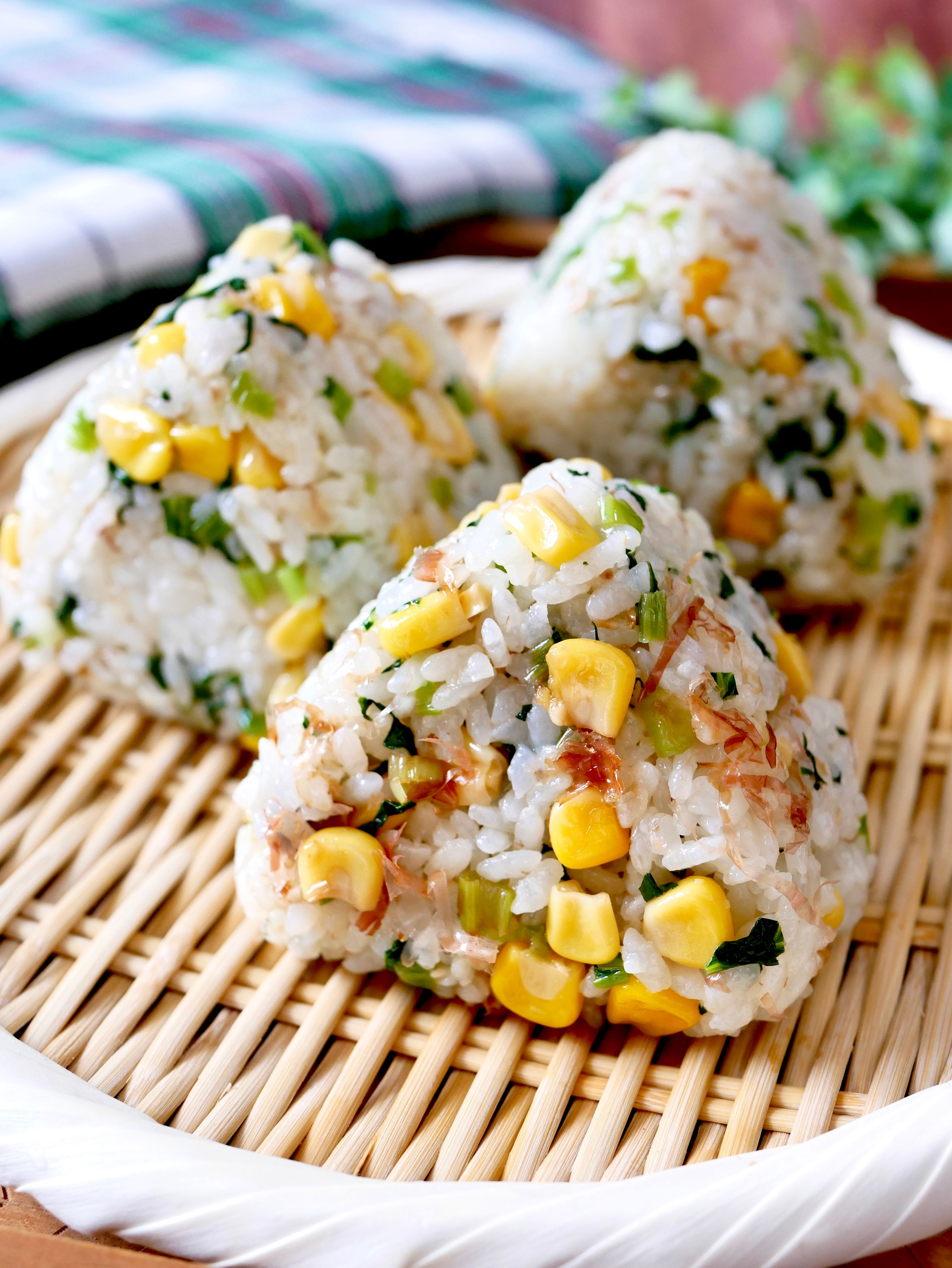 おかかおにぎり」30選｜アレンジは無限大 | レシピサイトNadia