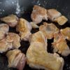 【にんにくがガツンとくる！】鶏肉とさつまいものシュクメルリの工程1