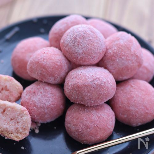 【バター不使用♪】米粉のいちごスノーボール