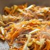 【秋野菜のごまマヨ炒め】子どもが喜ぶ♪給食の大人気副菜！の工程5