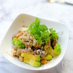 豚肉とアボカドと蒸し大豆のチーズソテー