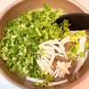 食材費０円！大根の皮と大根の葉でピリ辛炒め♪ご飯に合う♡の工程2