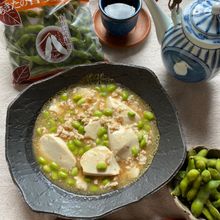 トロトロ絹豆腐と枝豆のそぼろあん