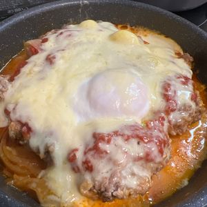 385456の作ってみた!投稿(重ねて煮るだけ！とろ〜り卵とチーズのミートポテトトマト)