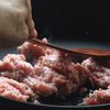 ゴーヤのスパイシー肉味噌の工程1
