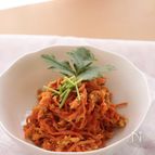 焼きさばを加えた人参しりしり
