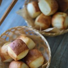発酵時短！捏ねるの楽チン♡基本のふわふわ手ごねパン【パヴェ】