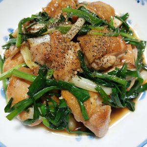 よっこの作ってみた!投稿(【鶏もも肉のねぎニラ炒め】簡単スタミナおかず！)