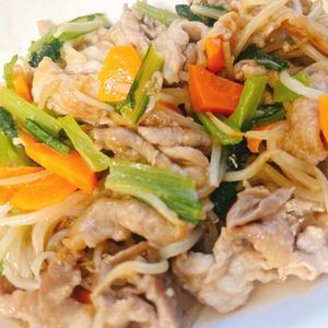 煌蓮mamの作ってみた!投稿(【豚肉と小松菜ともやしのしょうが醤油炒め】ボリュームおかず!)