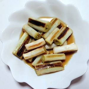 ふうかの作ってみた!投稿(材料1つ！調味料1つ！簡単シンプル♩焼きネギの麺つゆ浸し)