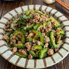 ゴーヤ嫌いも食べる《甘辛こってり♡そぼろ炒め》
