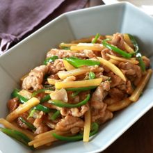 豚こまとじゃがいもとピーマンの青椒肉絲