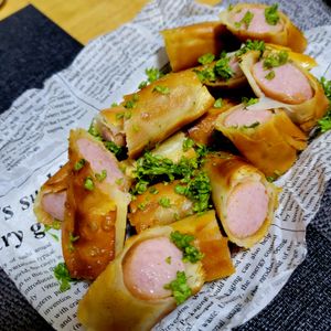 ヴェルの作ってみた!投稿(【バリバリソーセージ】ワンタンの皮とウィンナーで罪の味♡)