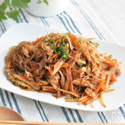 ごぼうと糸こんにゃくのチャプチェ風炒め＊腸活で免疫力アップ☆