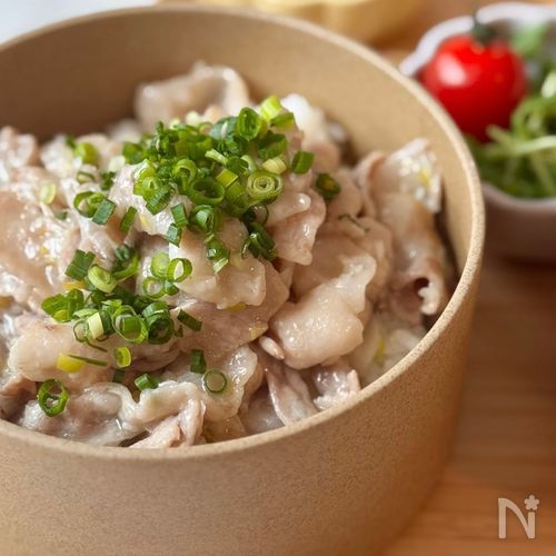 10分で完成！【豚バラねぎ塩丼】
