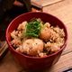 重厚な味と軽やかさ「ゆず香る里芋と塩昆布の釜飯」
