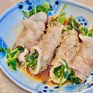 うにもの作ってみた!投稿(【簡単♪豆苗の豚巻きレンジ蒸し～ポン酢だれ～】)