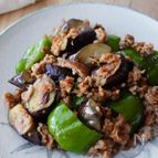 【簡単♪茄子とひき肉の味噌炒め】ごはんがモリモリすすむ♪