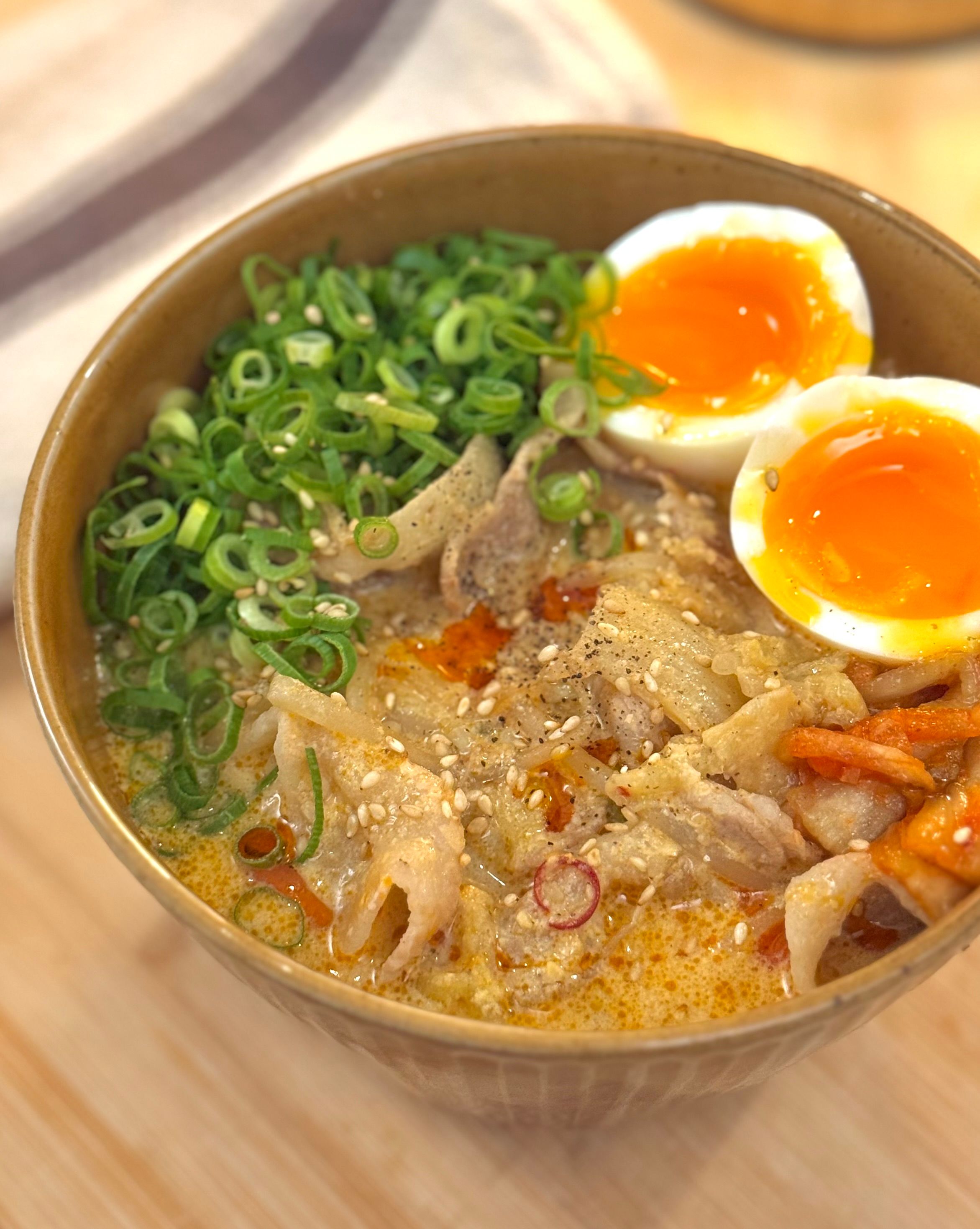 やみつき濃厚】ピリ辛ごまみそうどん！ | レシピサイトNadia