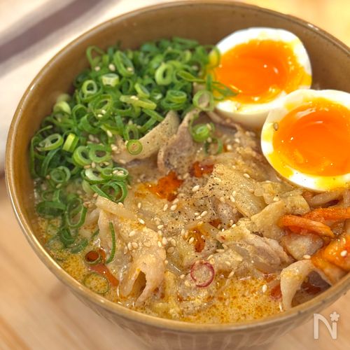 【やみつき濃厚】ピリ辛ごまみそうどん！