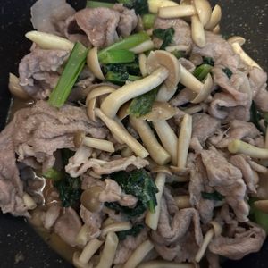 てりぽぽの作ってみた!投稿(ワンパン！きのこと豚こまのポン酢炒め)