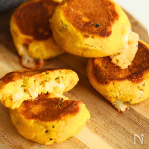 卵・小麦なし｜フライパンで作るかぼちゃチーズ米粉パン