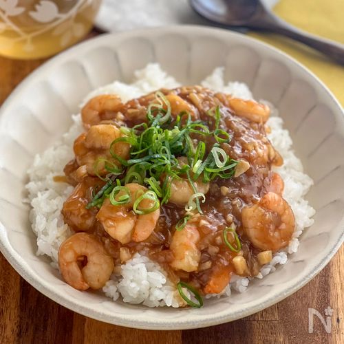 台湾屋台飯「蝦仁飯」ぷりぷりえびのとろ〜りあんかけごはん