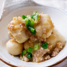 おつまみや副菜に☆『里芋のそぼろ味噌煮込み』