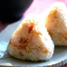なんちゃってエビ天胡麻オイルおにぎり