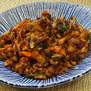 楽ラク手抜キッチン🐶🐾の作ってみた!投稿(行列の大衆食堂の🍚鶏肉のピリ辛濃厚甘みそスタミナ炒め🤩)