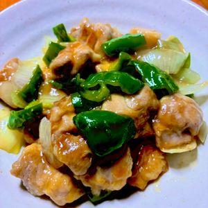 せーちゃんの作ってみた!投稿(行列の中華屋さんの🍚鶏肉のオイスターバター黒胡椒炒め🤩)