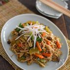 かた焼き蕎麦のアツアツきのこ餡かけ