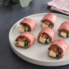 〖 簡単アレンジ 〗梅チーズローストビーフ巻き