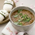 野菜たっぷり。レンズ豆とトマトのスープ