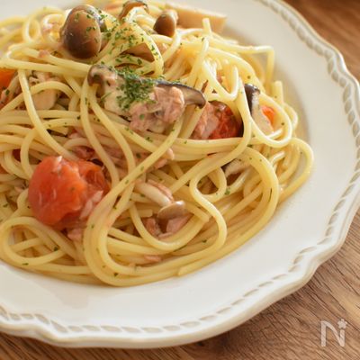 [レンチンして和えるだけ]トマトときのこの和風ツナパスタ