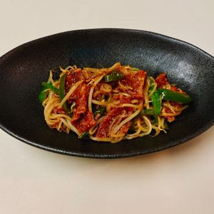りんの作ってみた!投稿(激安~激うま~🤩ありがとう😘もやし鶏皮ピーマンの甘辛炒め)