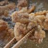 甘辛やみつき【ホットハニーバターチキン】フライドポテトも!の工程3