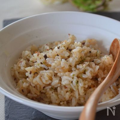 焦がし醤油のアンチョビバターご飯