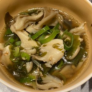 すみれの作ってみた!投稿(【この味！焼肉屋さんのネギ塩わかめスープ】ほぼ5分で完成♪)