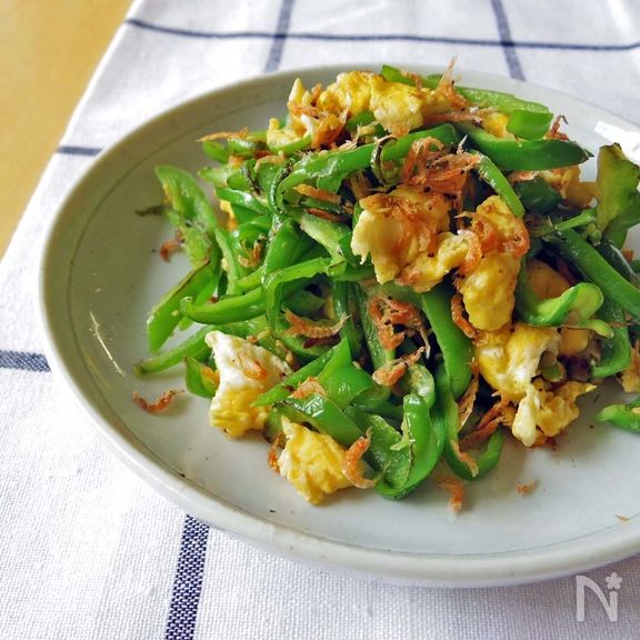 シャキシャキ。ピーマンと卵の干し海老炒め（夏の養生ごはん）