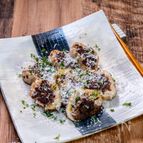 粉チーズたっぷりで「大人の蓮根肉詰め焼き」