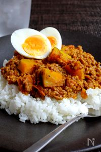 かぼちゃの「W使い」で『コクうまキーマカレー』