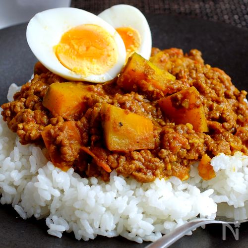 かぼちゃの「W使い」で『コクうまキーマカレー』