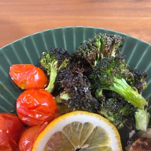 こむぎの作ってみた!投稿(【焼きブロッコリーのサラダ】ほろ苦＆甘みがクセになる)