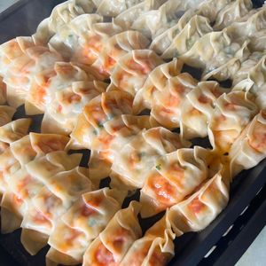 いく🍉の作ってみた!投稿(【豚キムチーズ餃子】ブルーノホットプレートで簡単)