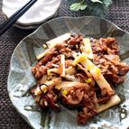 パパッとできて超美味しい♡牛こまと長芋の塩昆布炒め