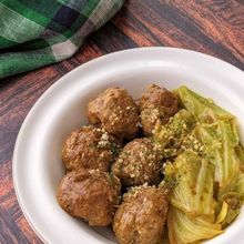 電子レンジで簡単!えのき入り肉団子とキャベツのカレー蒸し