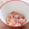 【鶏とれんこんの甘酢炒め】食材２つの満足おかず♪ご飯が進む！の工程1
