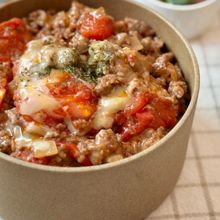 疲れた日に！【ハンバーグ風トマトチーズ丼】