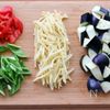 ペースト不要！3種のスパイスで作るタイ風カレーの下準備